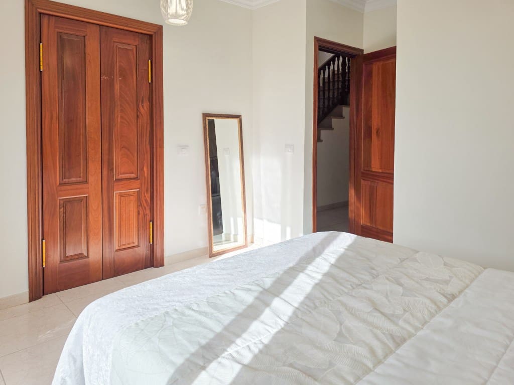 3 chambre Maison de Ville à vendre à El Roque - 385 000 € (Ref: 9301915)