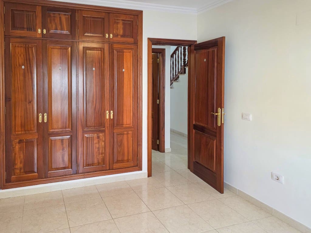 3 chambre Maison de Ville à vendre à El Roque - 385 000 € (Ref: 9301915)