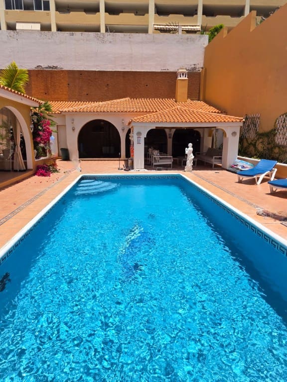 3 slaapkamer Villa te koop in Roque del Conde - € 895.000 (Ref: 9301916)