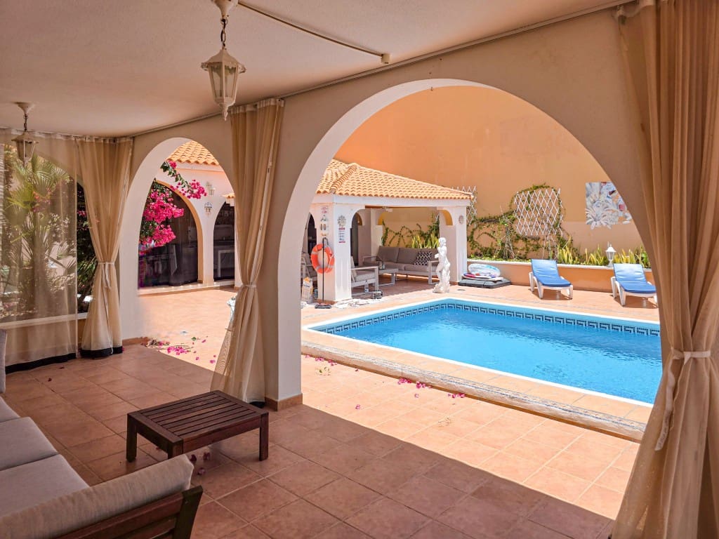 3 slaapkamer Villa te koop in Roque del Conde - € 895.000 (Ref: 9301916)