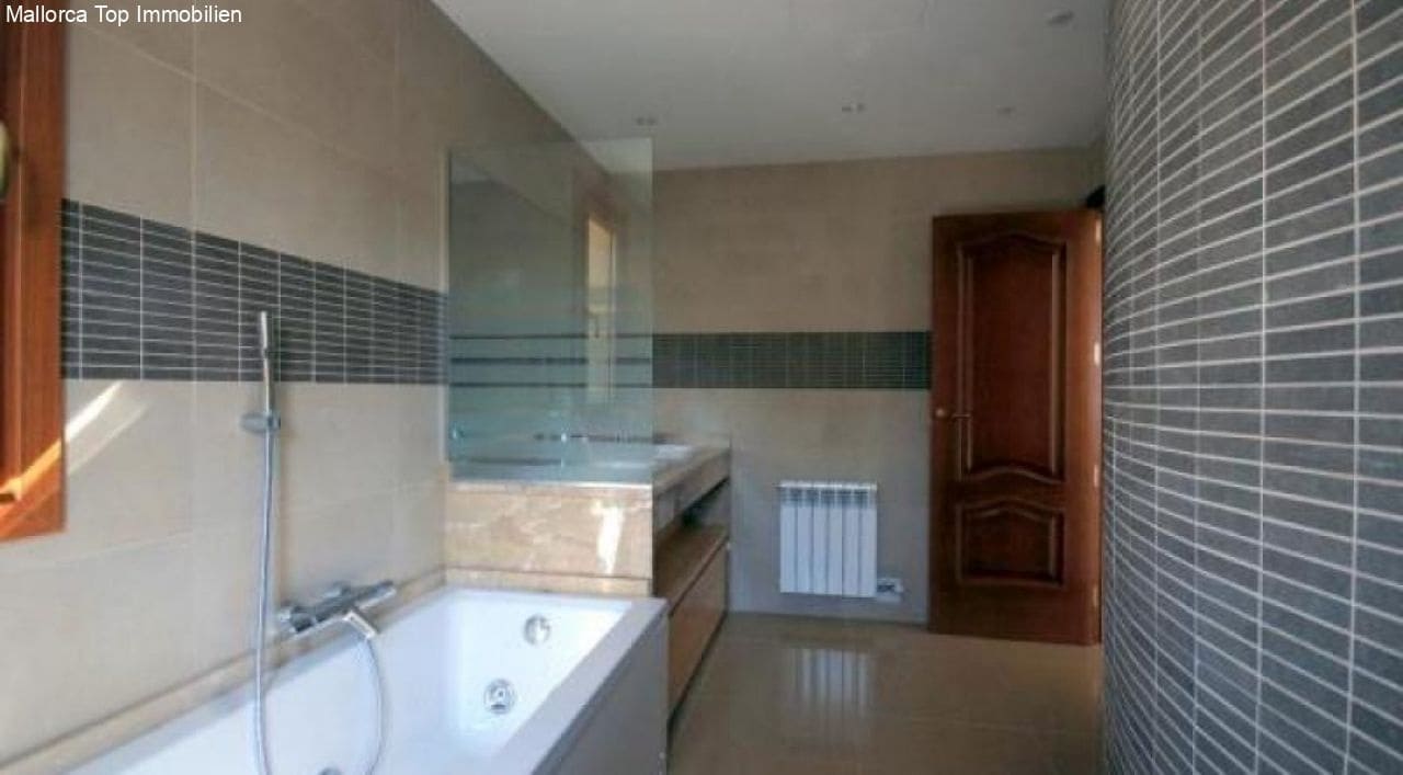 4 sypialnia Willa na sprzedaż w Santa Ponsa z basenem garażem - 3 100 000 € (Ref: 6459179)