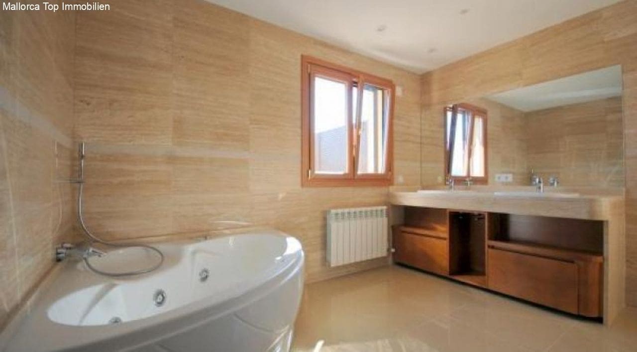 4 sypialnia Willa na sprzedaż w Santa Ponsa z basenem garażem - 3 100 000 € (Ref: 6459179)