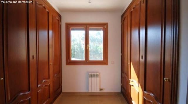 4 sypialnia Willa na sprzedaż w Santa Ponsa, Calvià z basenem garażem - 3 100 000 € (Ref: 6459179)