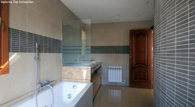 4 sypialnia Willa na sprzedaż w Santa Ponsa, Calvià z basenem garażem - 3 100 000 € (Ref: 6459179)