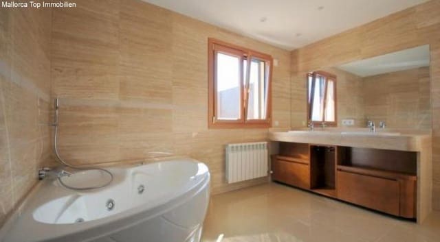 4 sypialnia Willa na sprzedaż w Santa Ponsa, Calvià z basenem garażem - 3 100 000 € (Ref: 6459179)