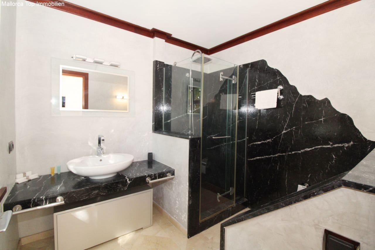 6 soveværelse Finca/Landehus til salg i Felanitx med swimmingpool garage - € 3.500.000 (Ref: 6459207)