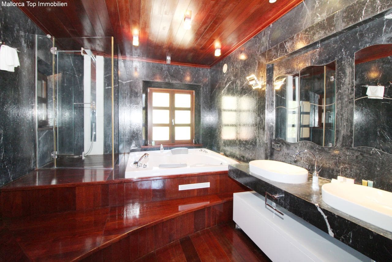 6 soveværelse Finca/Landehus til salg i Felanitx med swimmingpool garage - € 3.500.000 (Ref: 6459207)