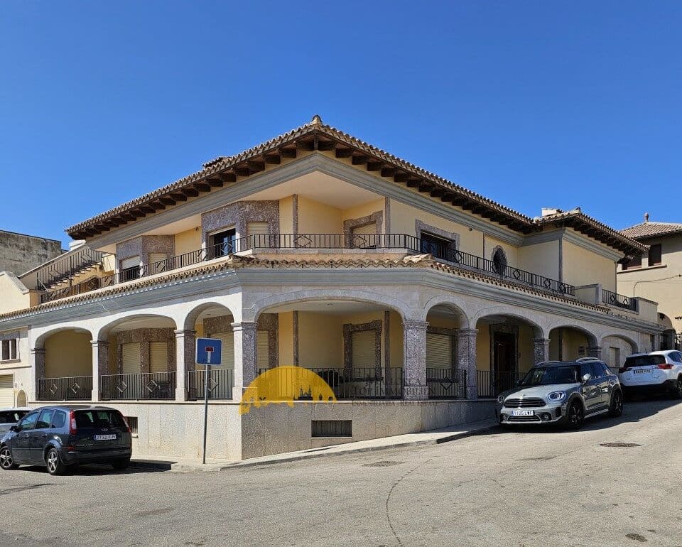 5 sovrum Hus till salu i Inca med pool garage - 1 495 000 € (Ref: 7862625)