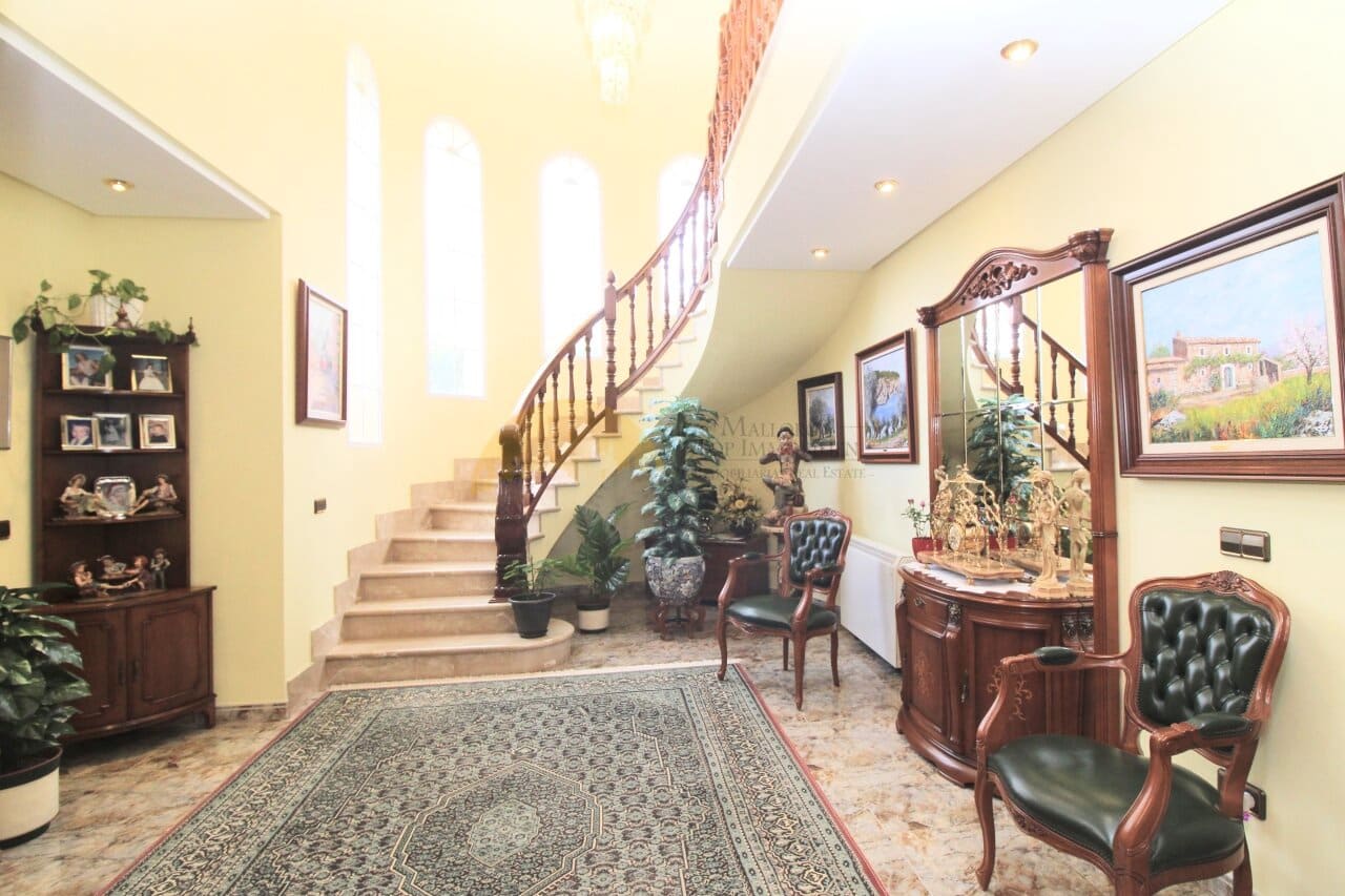 4 sypialnia Willa na sprzedaż w Maioris Decima z basenem garażem - 1 800 000 € (Ref: 7883653)