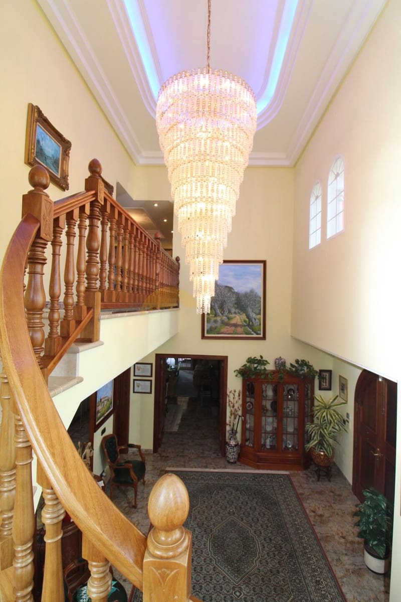 4 sypialnia Willa na sprzedaż w Maioris Decima z basenem garażem - 1 800 000 € (Ref: 7883653)