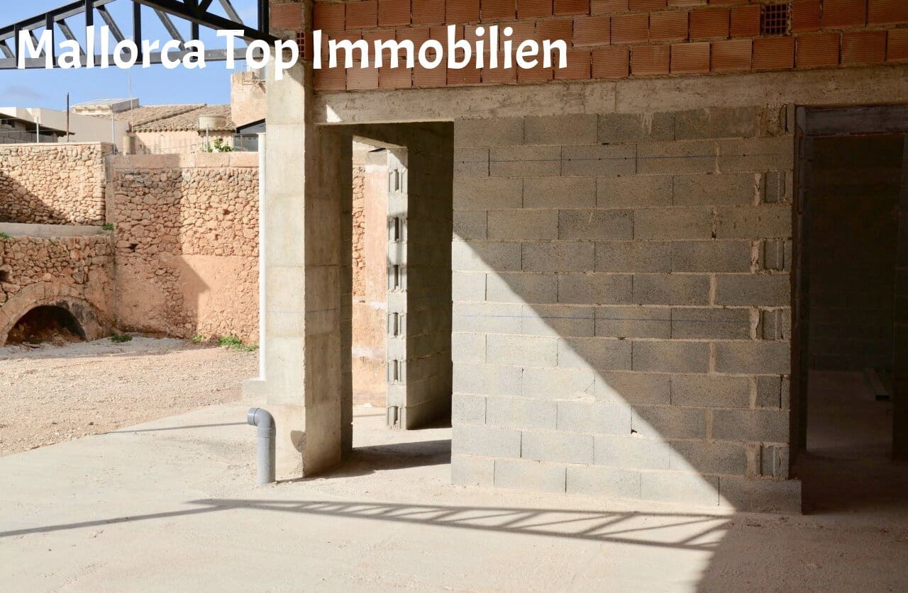 Hotel for sale in Llucmajor with pool - € 750,000 (Ref: 8051327)