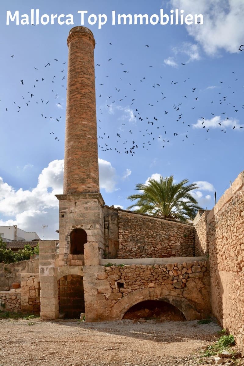 Hotel for sale in Llucmajor with pool - € 750,000 (Ref: 8051327)