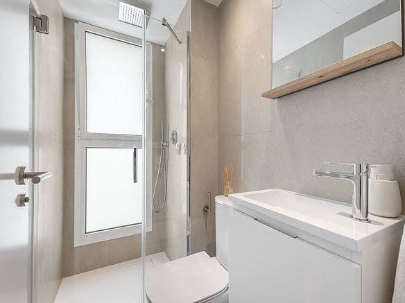 2 bedroom Apartment for sale in Cala d'Or with pool garage - € 405,000 (Ref: 9401379)