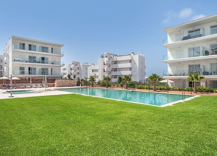 2 bedroom Apartment for sale in Cala d'Or with pool garage - € 405,000 (Ref: 9401379)