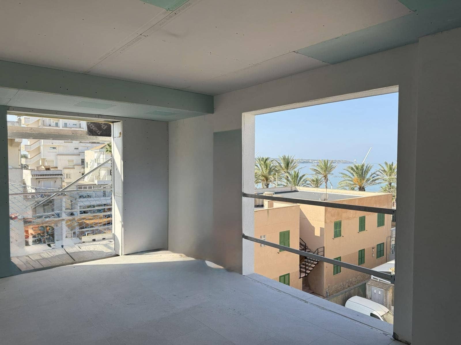 2 soverom Penthouse til salgs i Palma de Mallorca med svømmebasseng garasje - € 1 675 000 (Ref: 9401385)