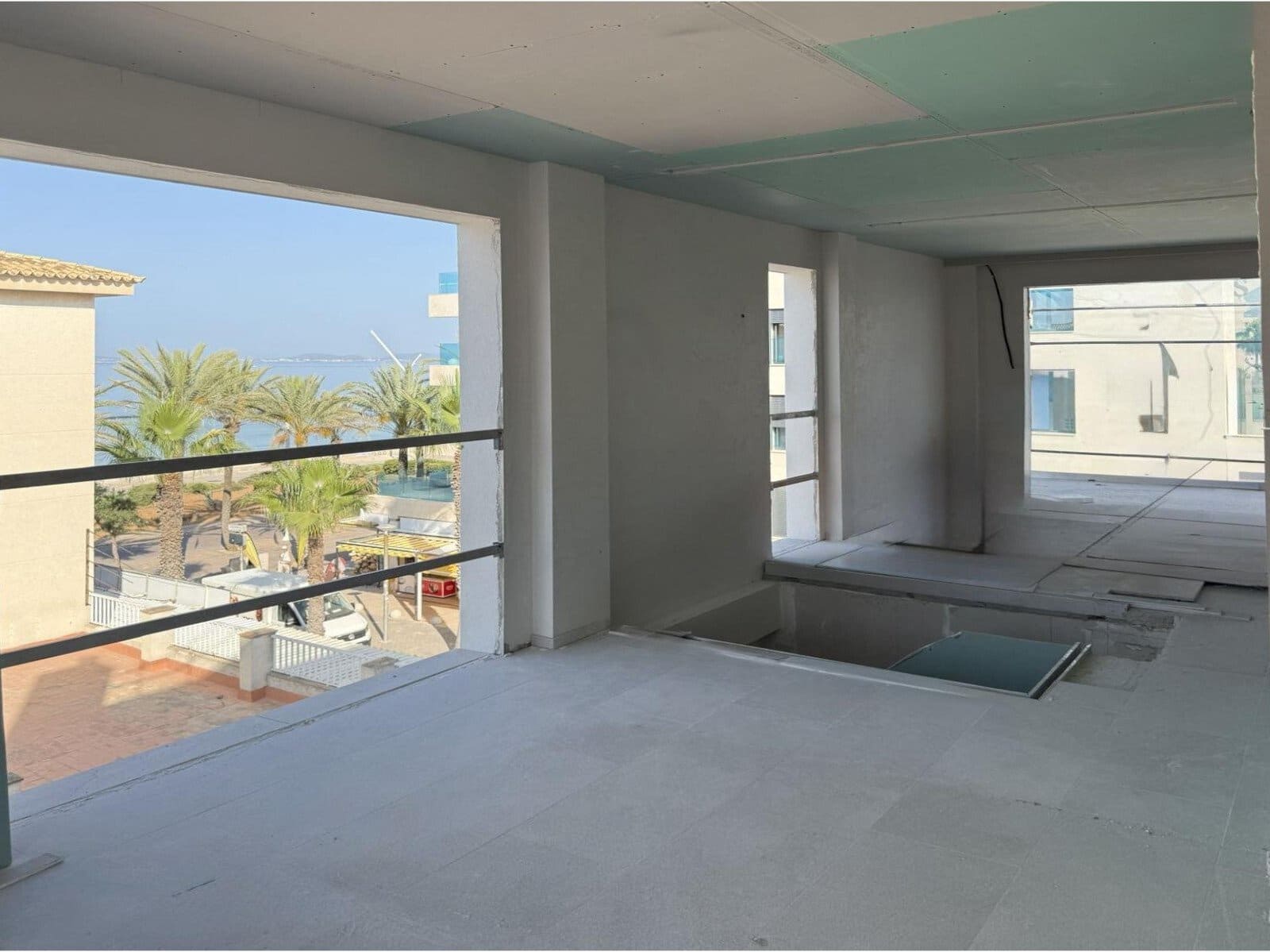 2 soverom Penthouse til salgs i Palma de Mallorca med svømmebasseng garasje - € 1 675 000 (Ref: 9401385)