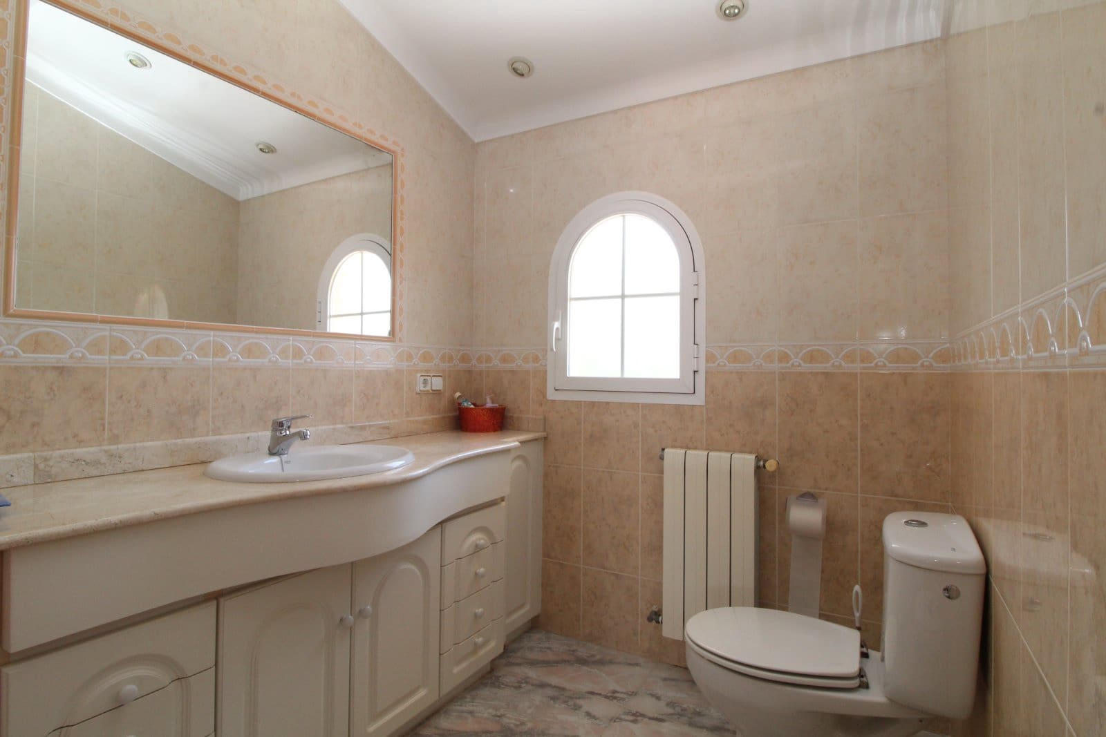 Chalet de 4 habitaciones en Badia Blava en venta con piscina garaje - 990.000 € (Ref: 9401387)