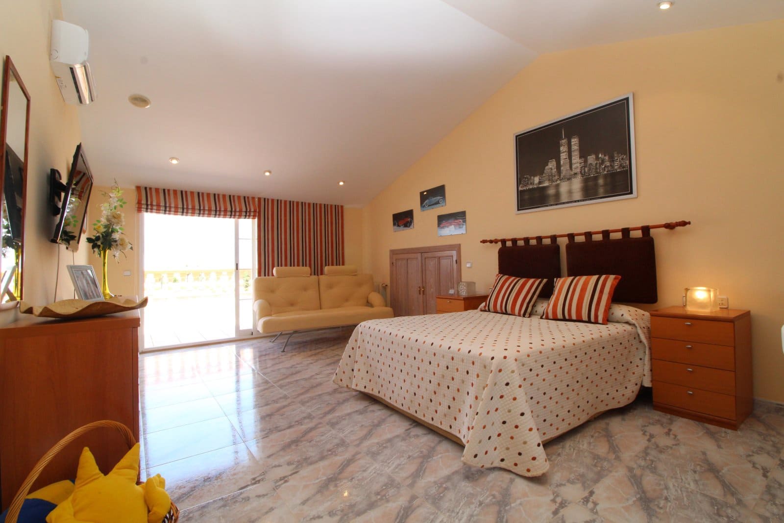 Chalet de 4 habitaciones en Badia Blava en venta con piscina garaje - 990.000 € (Ref: 9401387)