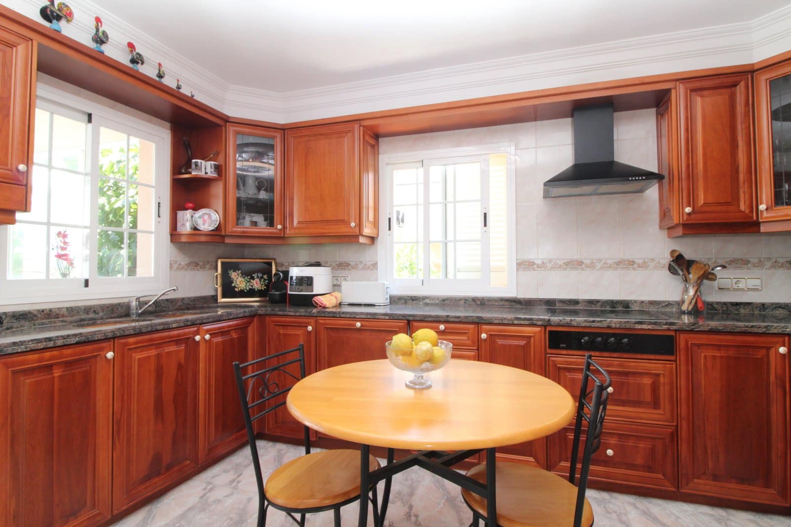 Chalet de 4 habitaciones en Badia Blava en venta con piscina garaje - 990.000 € (Ref: 9401387)