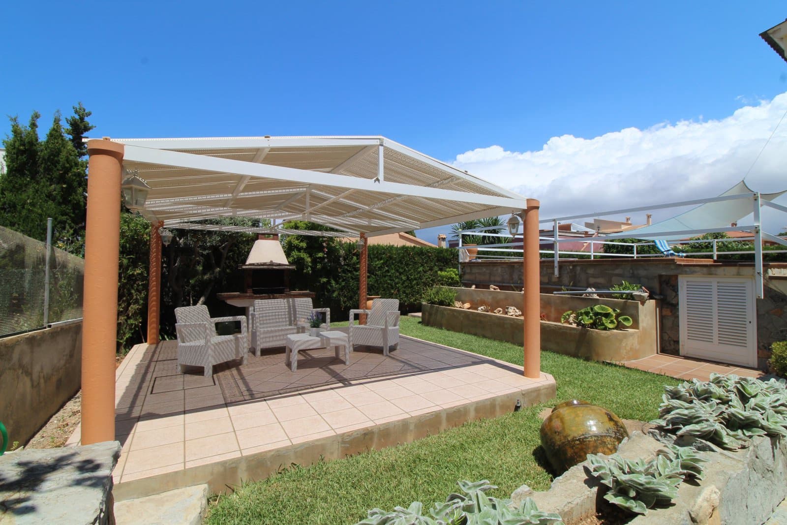 Chalet de 4 habitaciones en Badia Blava en venta con piscina garaje - 990.000 € (Ref: 9401387)