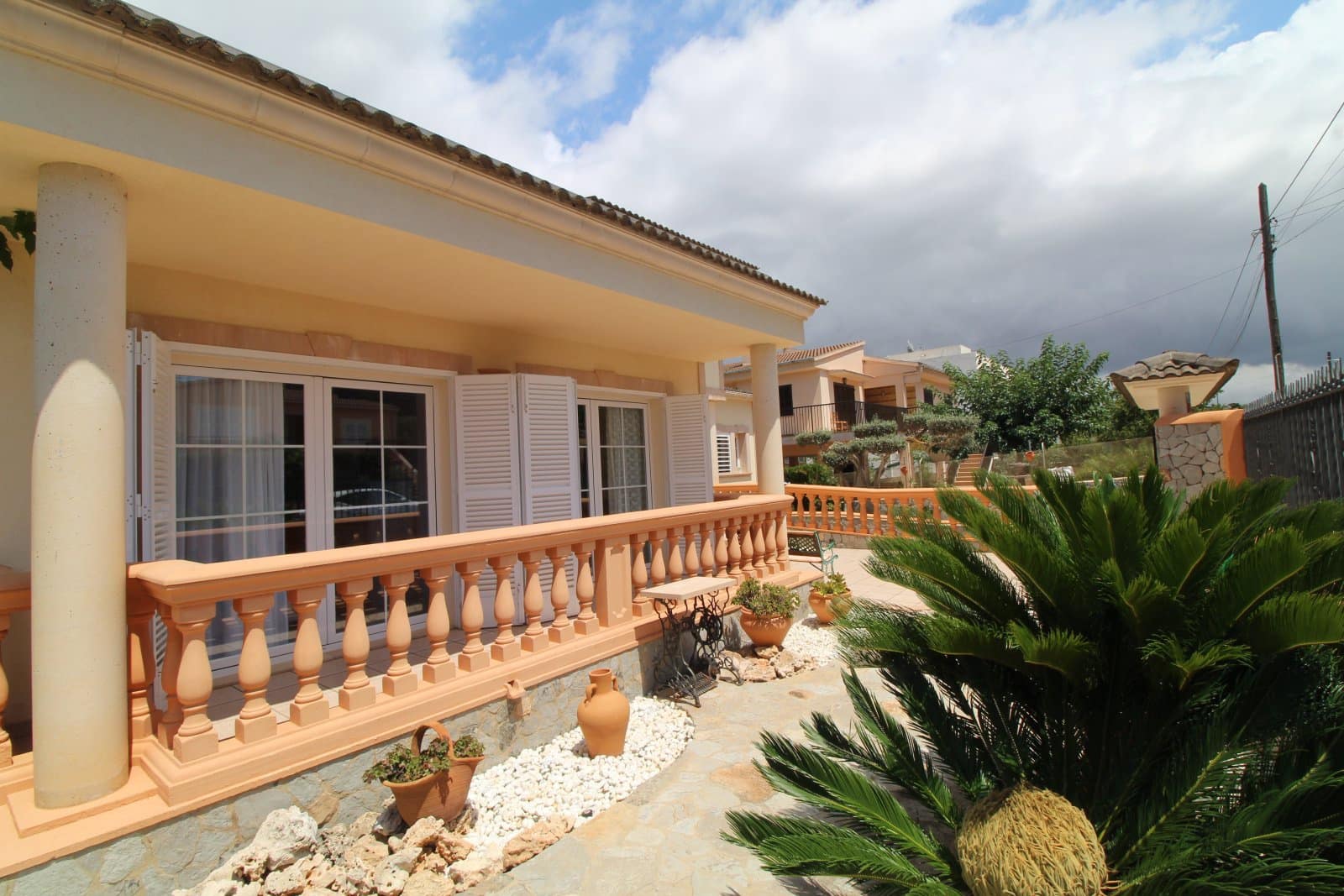 Chalet de 4 habitaciones en Badia Blava en venta con piscina garaje - 990.000 € (Ref: 9401387)