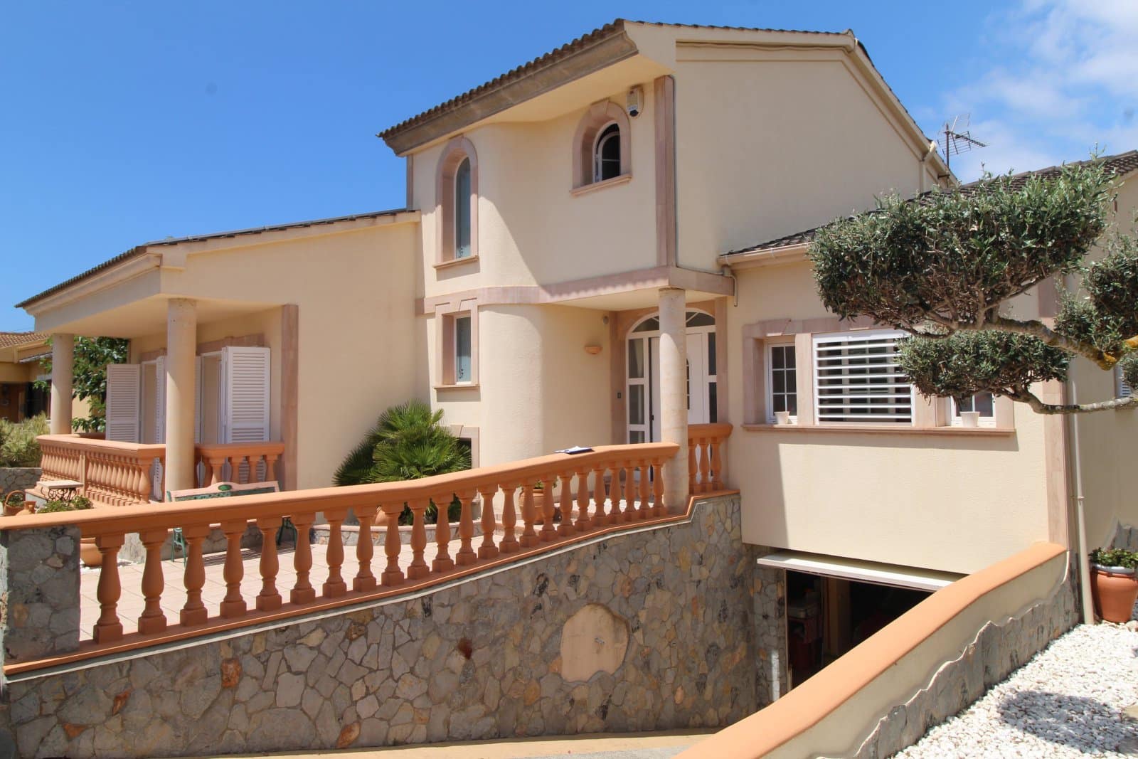 Chalet de 4 habitaciones en Badia Blava en venta con piscina garaje - 990.000 € (Ref: 9401387)
