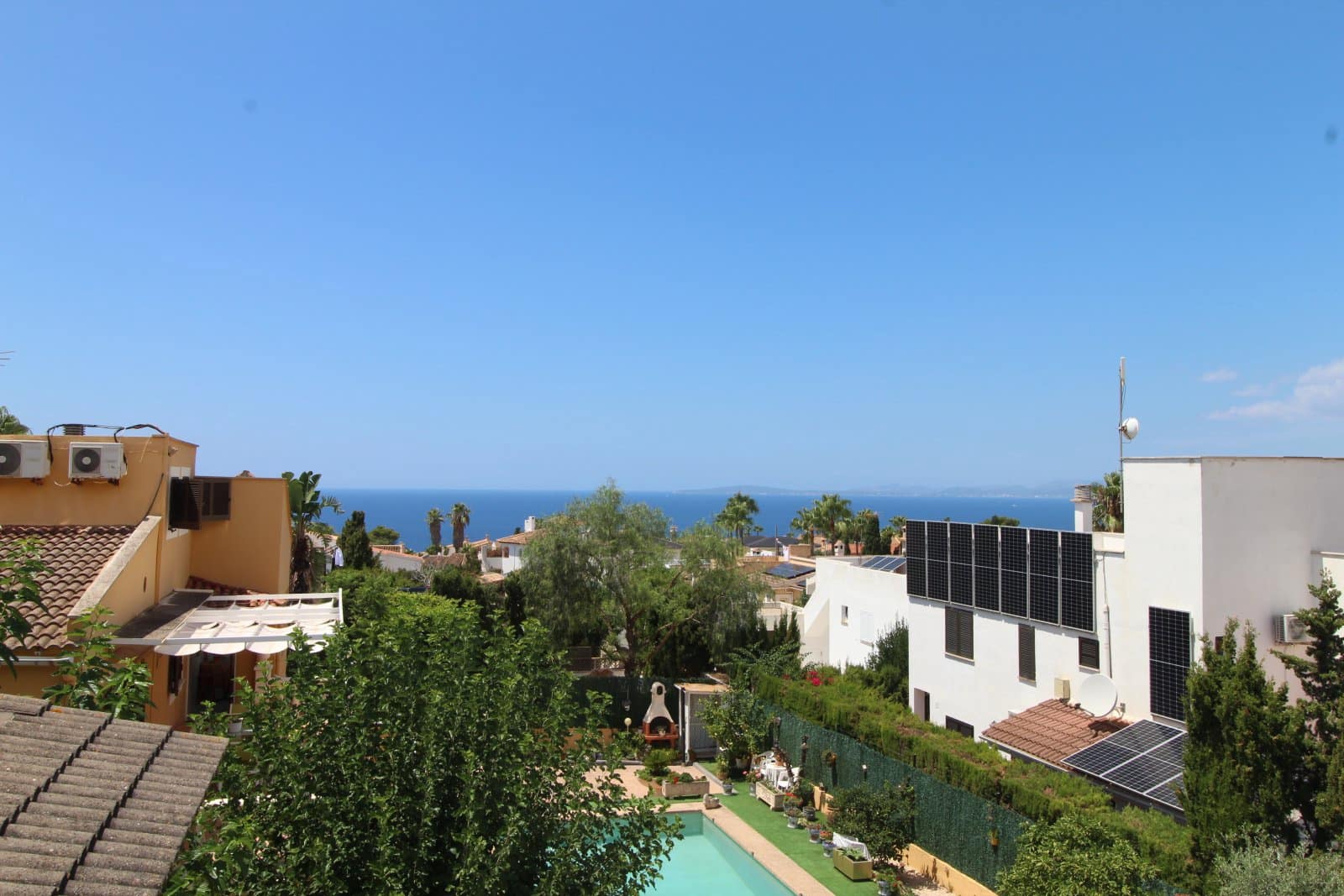 Chalet de 4 habitaciones en Badia Blava en venta con piscina garaje - 990.000 € (Ref: 9401387)