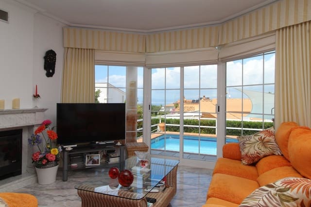 Chalet de 4 habitaciones en Badia Blava, Llucmajor en venta con piscina garaje - 990.000 € (Ref: 9401387)