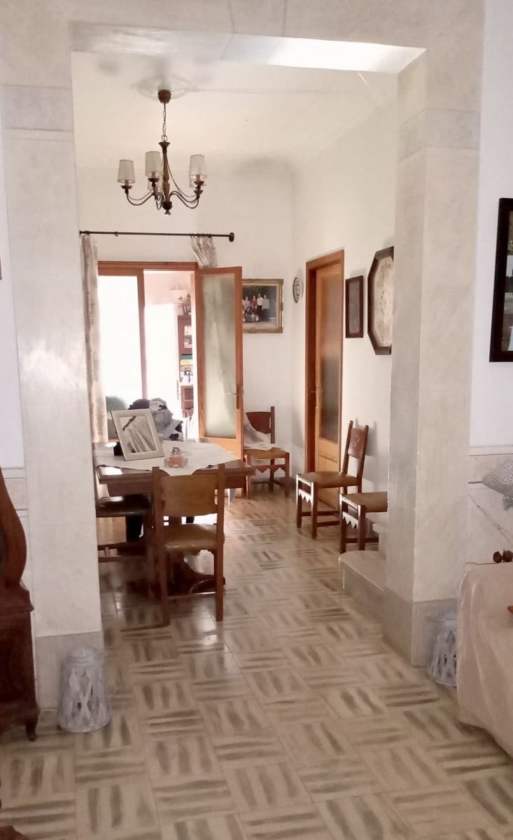 5 soveværelse Byhus til salg i Ses Salines med garage - € 735.000 (Ref: 9401390)