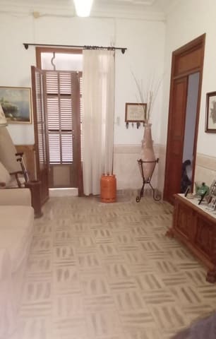 5 soveværelse Byhus til salg i Ses Salines med garage - € 735.000 (Ref: 9401390)