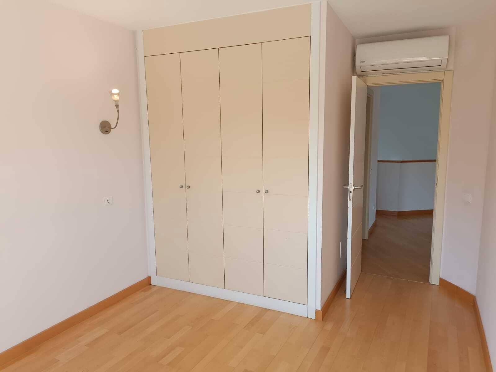 4 sypialnia Willa na sprzedaż w Palma de Mallorca z garażem - 745 000 € (Ref: 9401393)