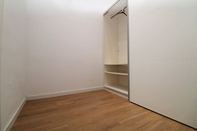 4 chambre Villa/Maison à vendre à Palma de Mallorca avec garage - 400 000 € (Ref: 9401395)