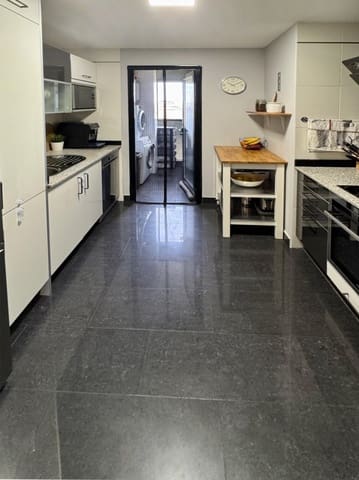 2 soverom Leilighet til salgs i Palma de Mallorca med svømmebasseng garasje - € 435 000 (Ref: 9401398)