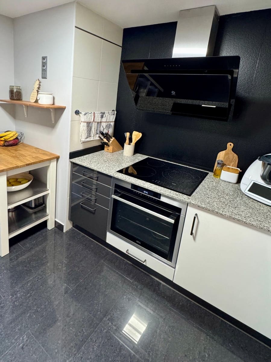 2 soverom Leilighet til salgs i Palma de Mallorca med svømmebasseng garasje - € 435 000 (Ref: 9401398)