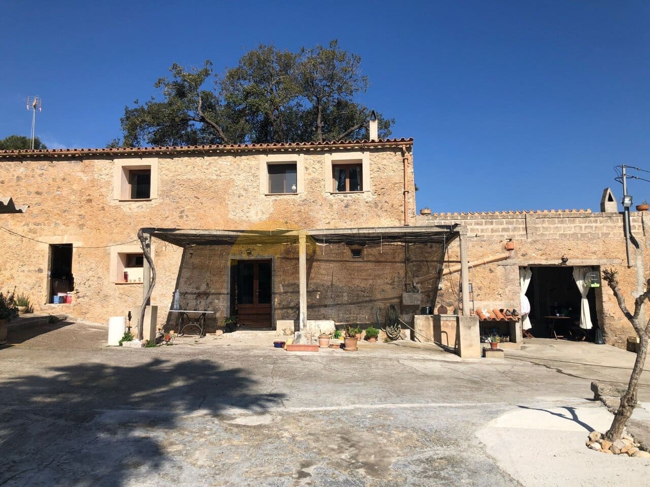 2 makuuhuone Maalaistalo myytävänä paikassa Arta mukana uima-altaan 
autotalli - 1 260 000 € (Ref: 9401399)