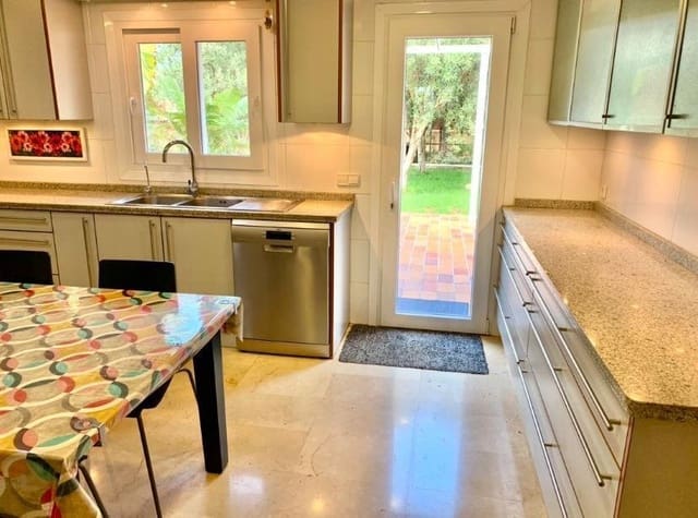 6 bedroom Bungalow for sale in Es Garrovers, Marratxí with pool garage - € 1,290,000 (Ref: 9401402)