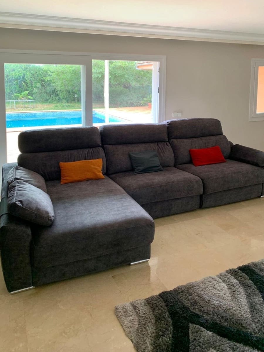 6 bedroom Bungalow for sale in Es Garrovers with pool garage - € 1,290,000 (Ref: 9401402)