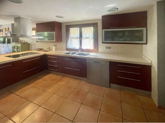 5 makuuhuone Huvila myytävänä paikassa Puigpunyent mukana 
autotalli - 990 000 € (Ref: 9401406)