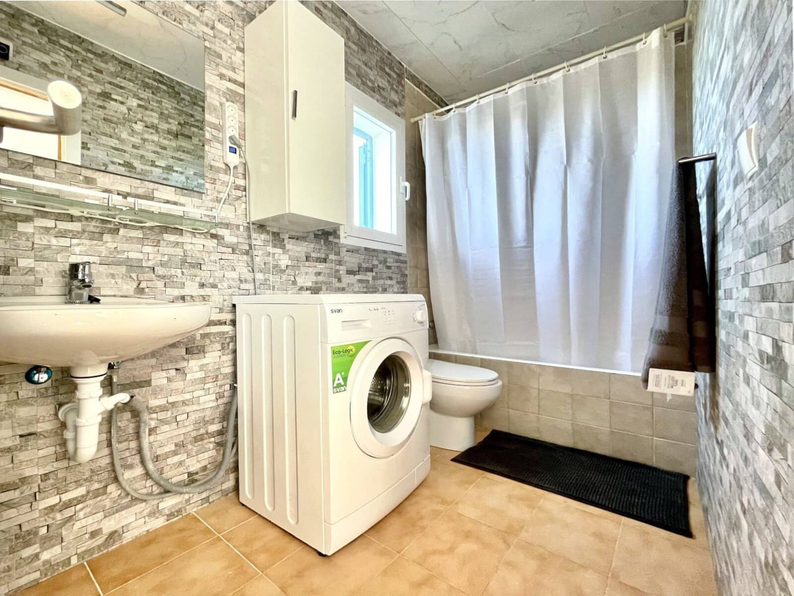 Chalet de 3 habitaciones en Badia Blava en venta - 888.000 € (Ref: 9401417)