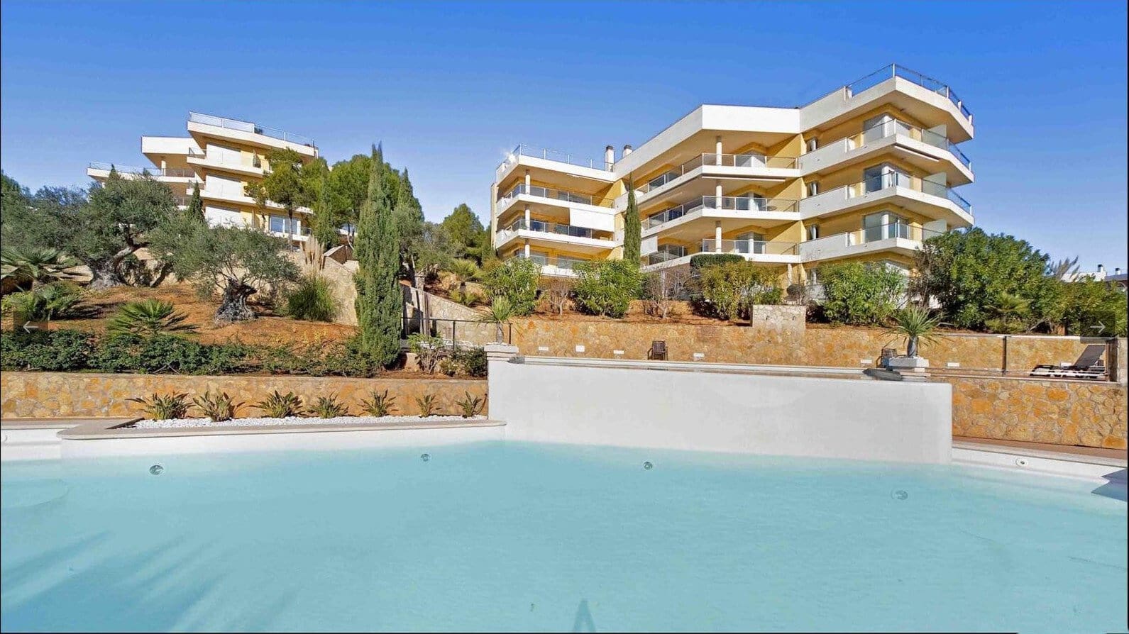 2 slaapkamer Penthouse te koop in Sol de Mallorca met zwembad garage - € 750.000 (Ref: 9401425)