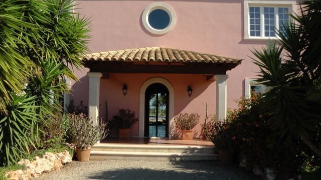 Chalet de 8 habitaciones en Santa Margalida en venta con piscina garaje - 4.600.000 € (Ref: 9401436)