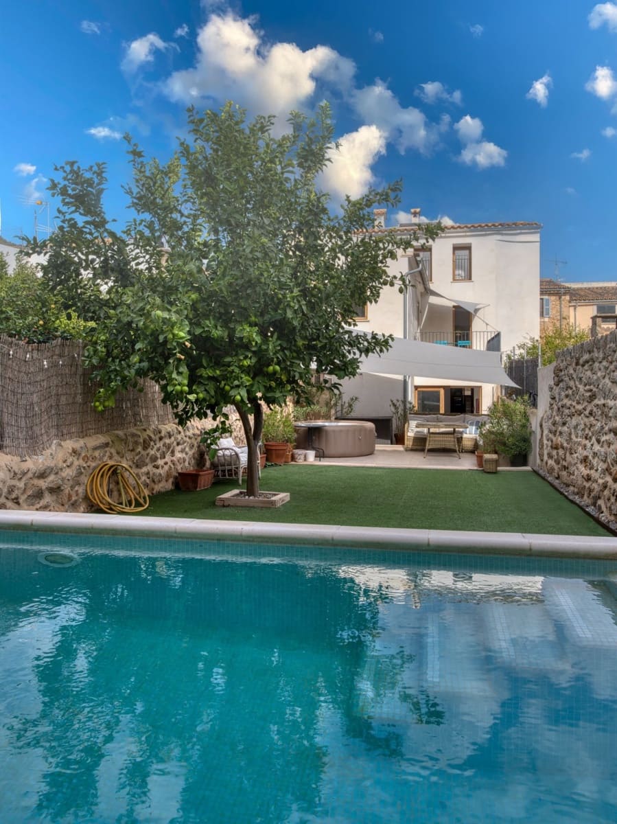 5 sypialnia Dom na sprzedaż w Alaro z basenem - 1 495 000 € (Ref: 9401450)