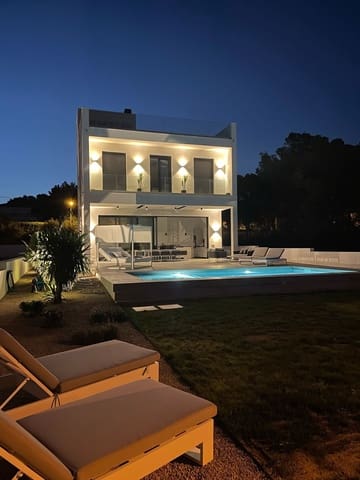 3 sypialnia Willa na sprzedaż w Cala Pi, Llucmajor z basenem garażem - 1 495 000 € (Ref: 9401458)