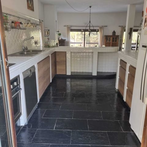 4 makuuhuone Huvila myytävänä paikassa Costa de la Calma, Calvià mukana uima-altaan 
autotalli - 2 850 000 € (Ref: 9401465)