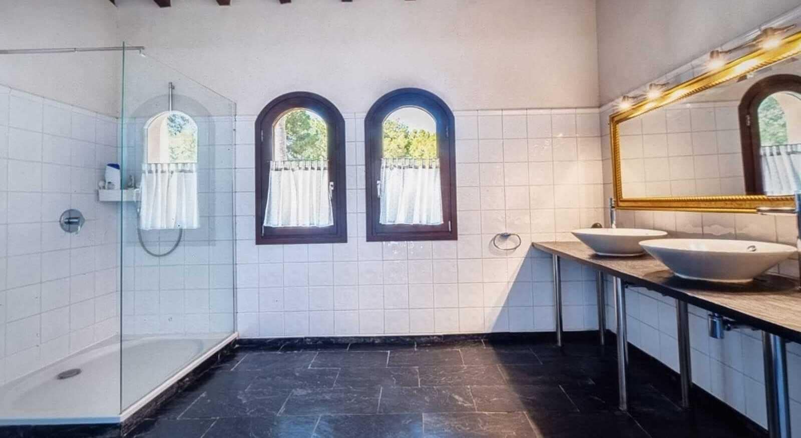 4 makuuhuone Huvila myytävänä paikassa Costa de la Calma mukana uima-altaan 
autotalli - 2 850 000 € (Ref: 9401465)