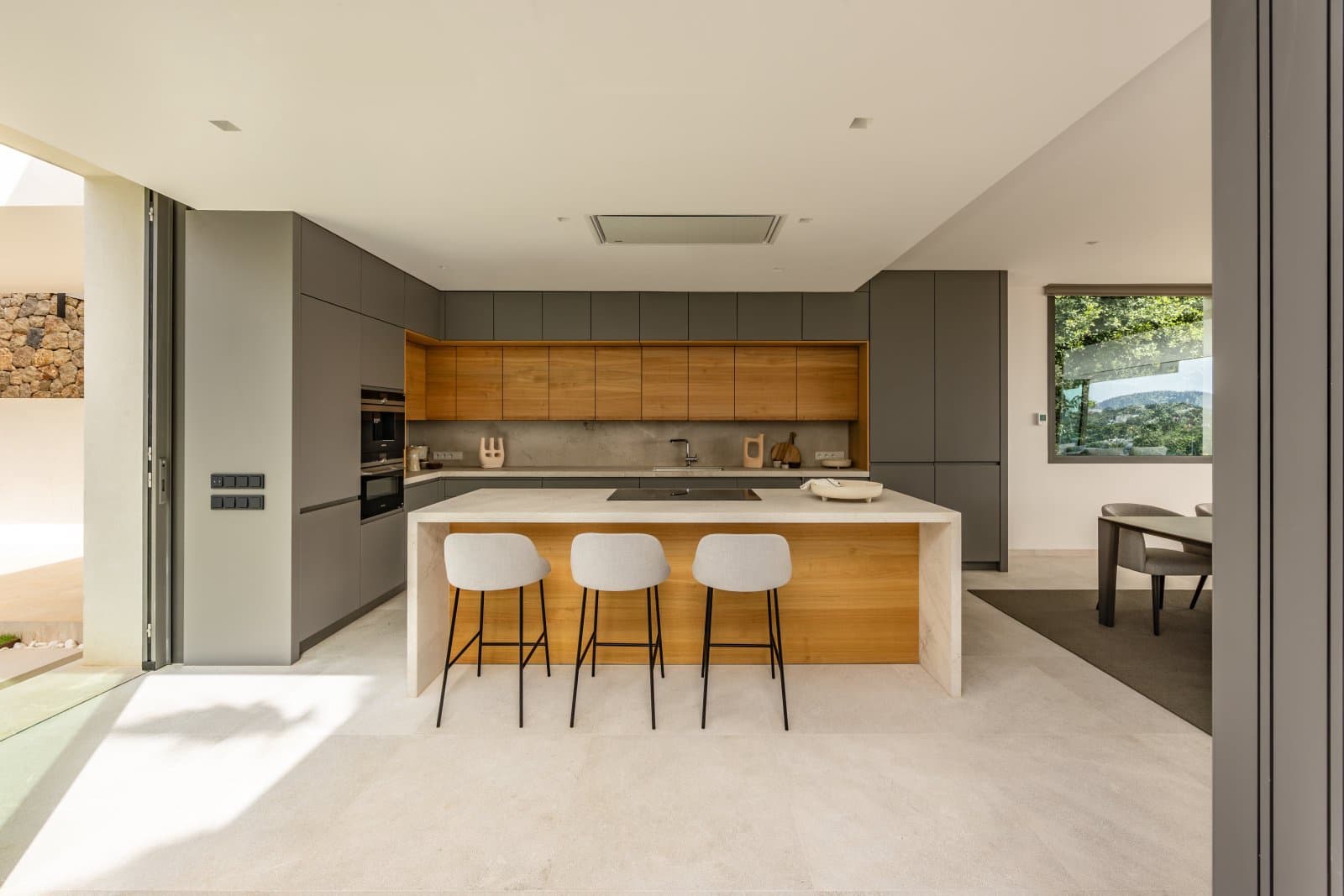 6 soverom Villa til salgs i Santa Ponsa med svømmebasseng garasje - € 7 500 000 (Ref: 9401476)