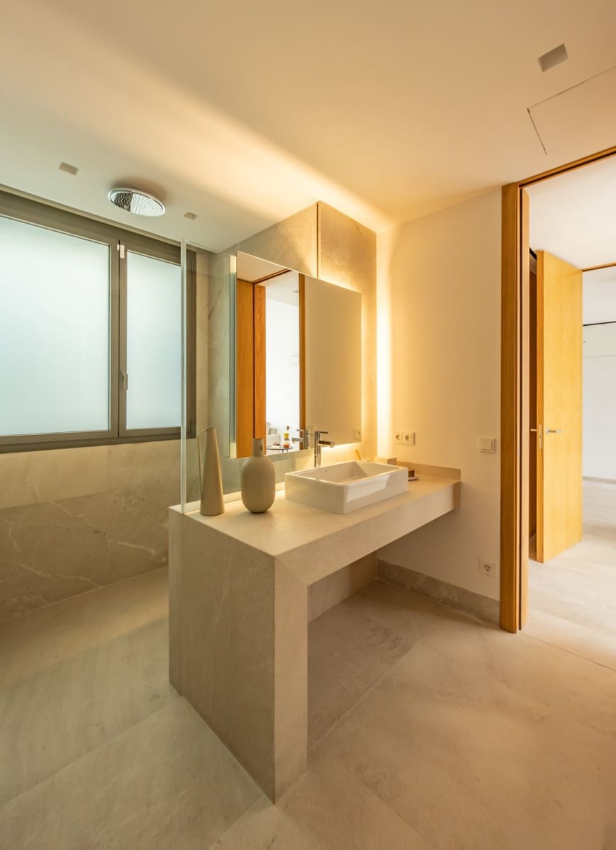 6 soverom Villa til salgs i Santa Ponsa med svømmebasseng garasje - € 7 500 000 (Ref: 9401476)