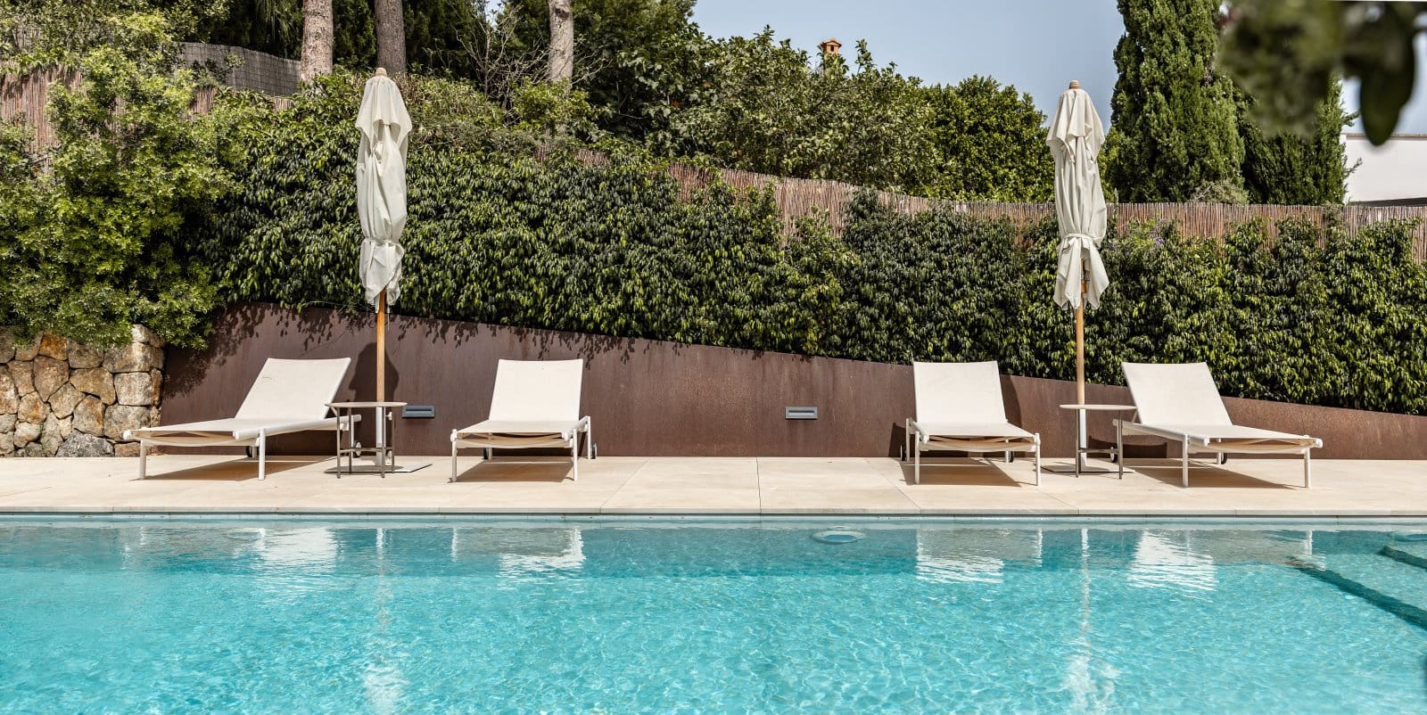 6 soverom Villa til salgs i Santa Ponsa med svømmebasseng garasje - € 7 500 000 (Ref: 9401476)