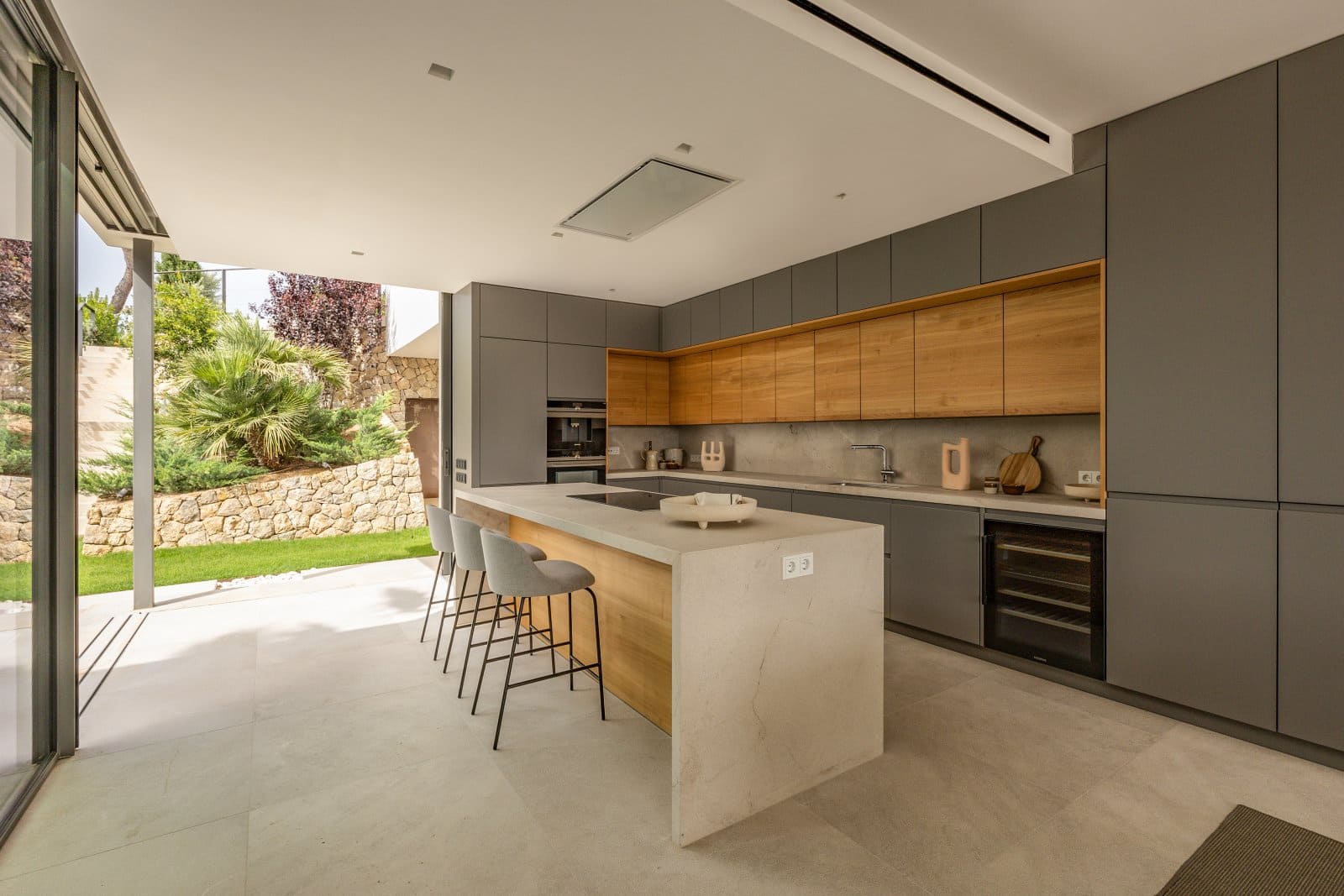 6 soverom Villa til salgs i Santa Ponsa med svømmebasseng garasje - € 7 500 000 (Ref: 9401476)