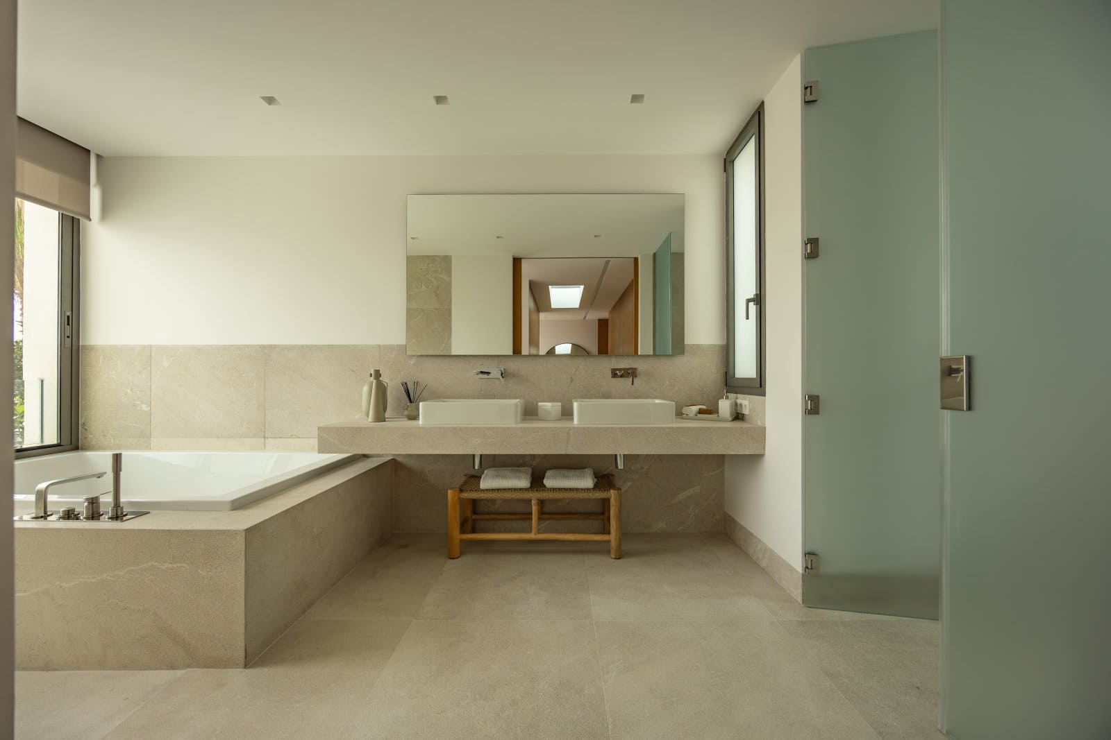 6 soverom Villa til salgs i Santa Ponsa med svømmebasseng garasje - € 7 500 000 (Ref: 9401476)